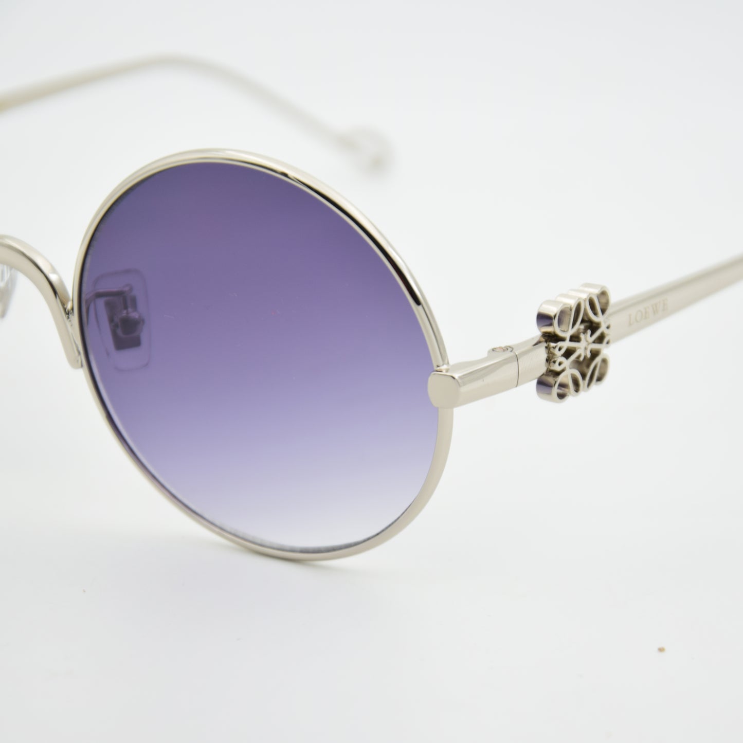 SOLAIRE: LOEWE LW5120S SILVER/BLACK