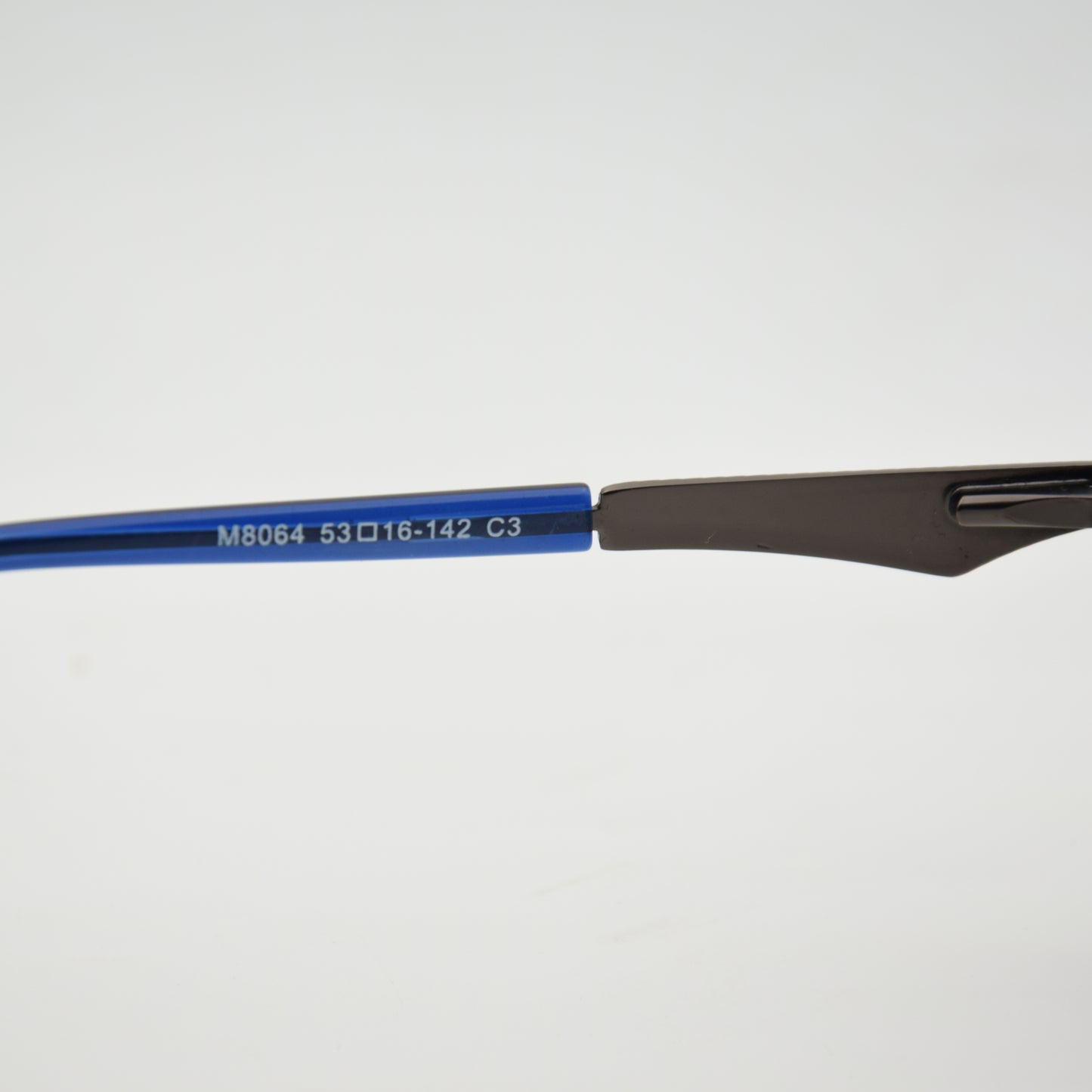 CLIPS: PRADA M8064 BLEU