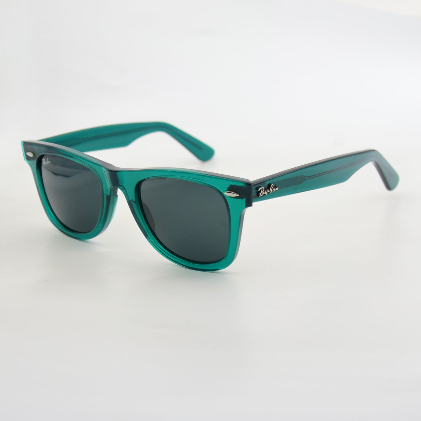 Solaire : Ray-Ban RB2140 WAYFARER Green