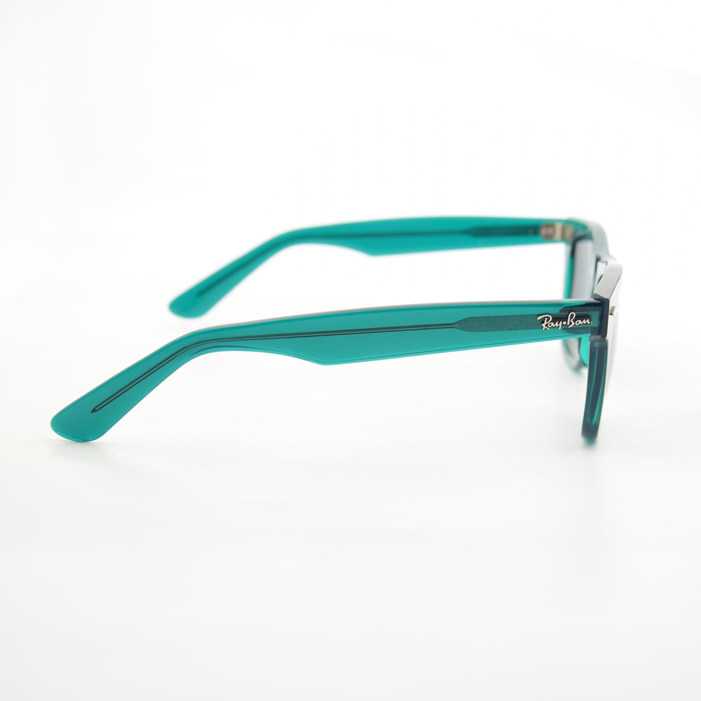 Solaire : Ray-Ban RB2140 WAYFARER Green