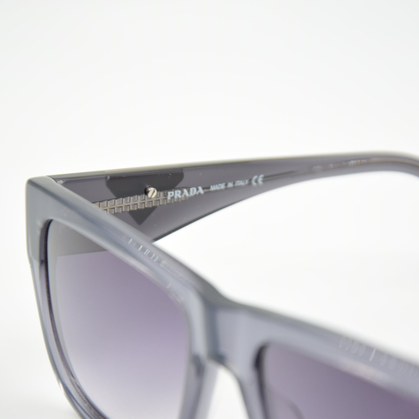 Solaire : Prada PR17ZS C5 Grey