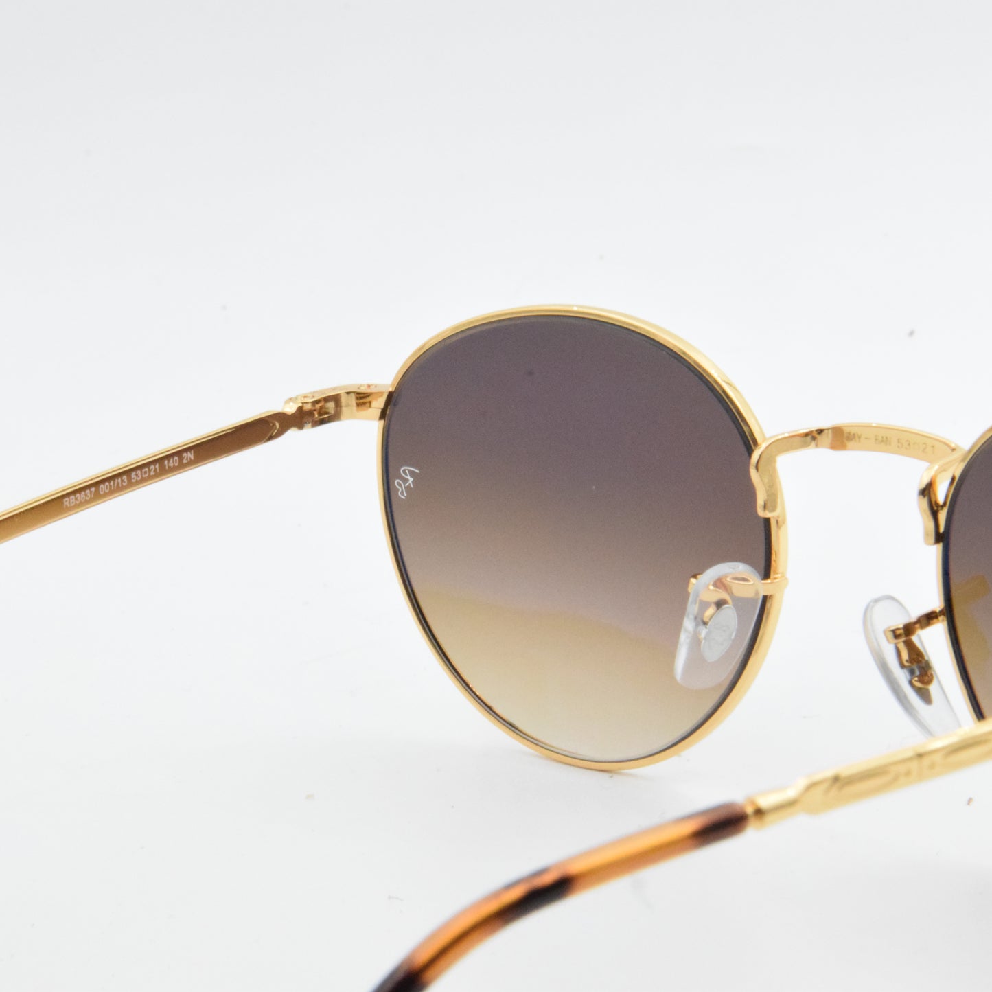 3637 Marron-Gold