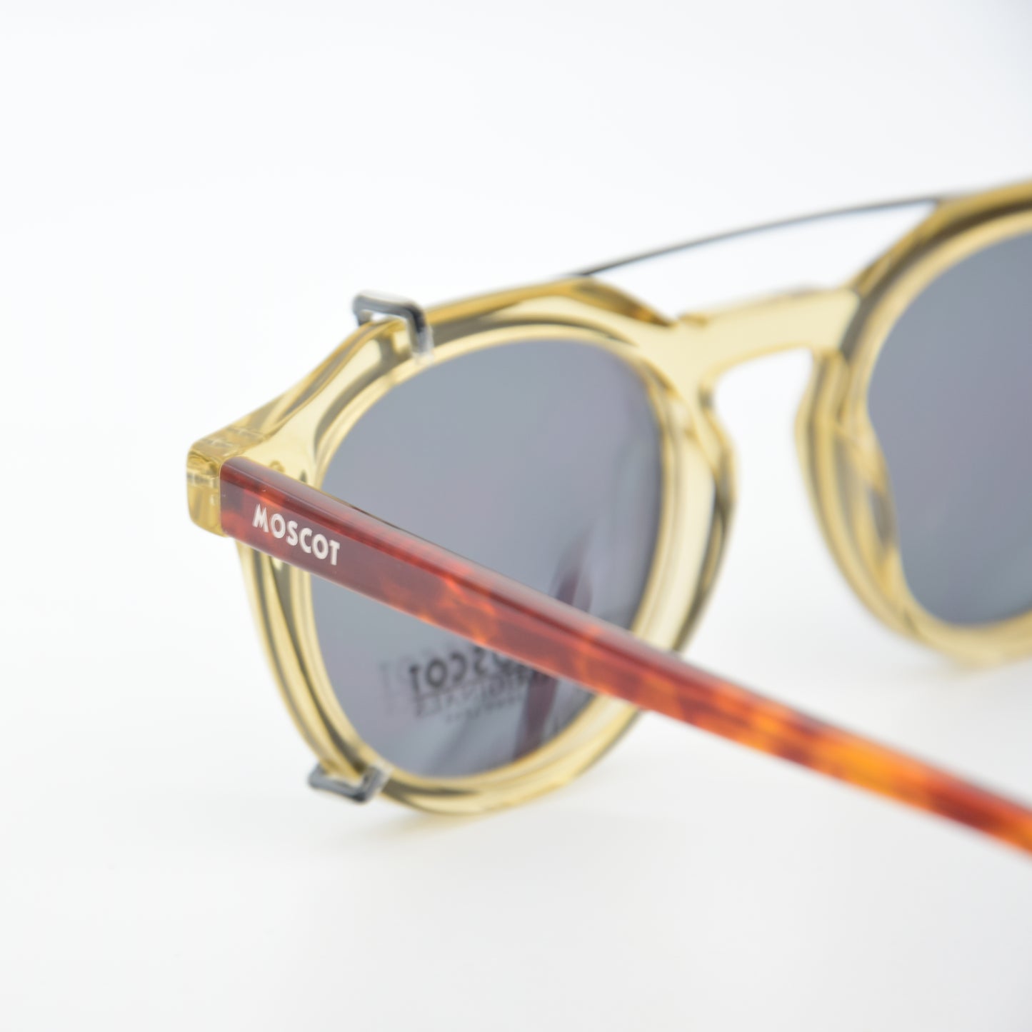 CLIPS : MOSCOT R0091 HAVANE/CREAM C02